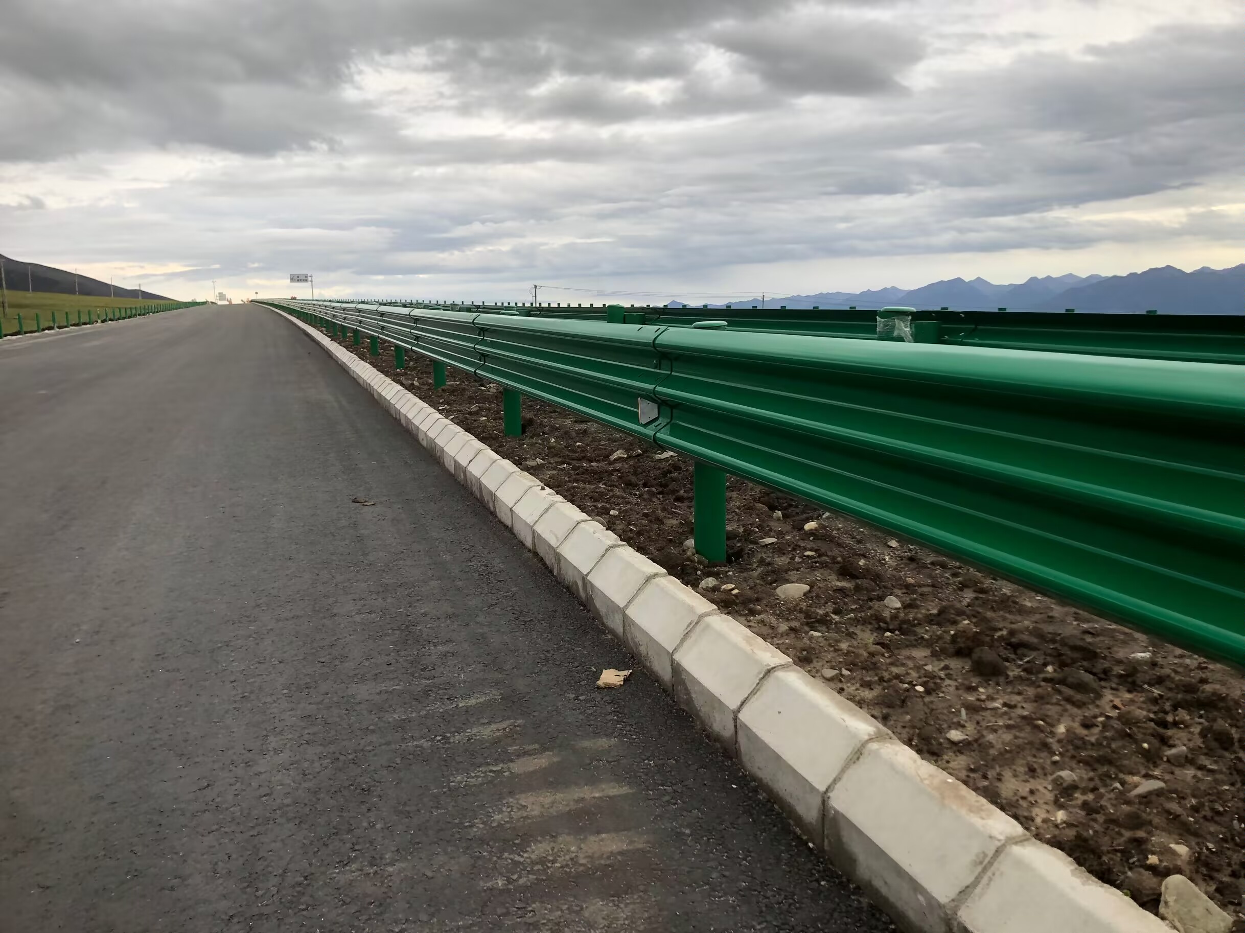 班戈县乡村公路波形护栏波形护栏板 - 推荐